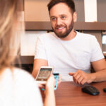 Meios de cobrança: conheça os 5 melhores para usar em seu negócio