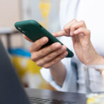 Veja como enviar boleto pelo WhatsApp, o que analisar e como acompanhar