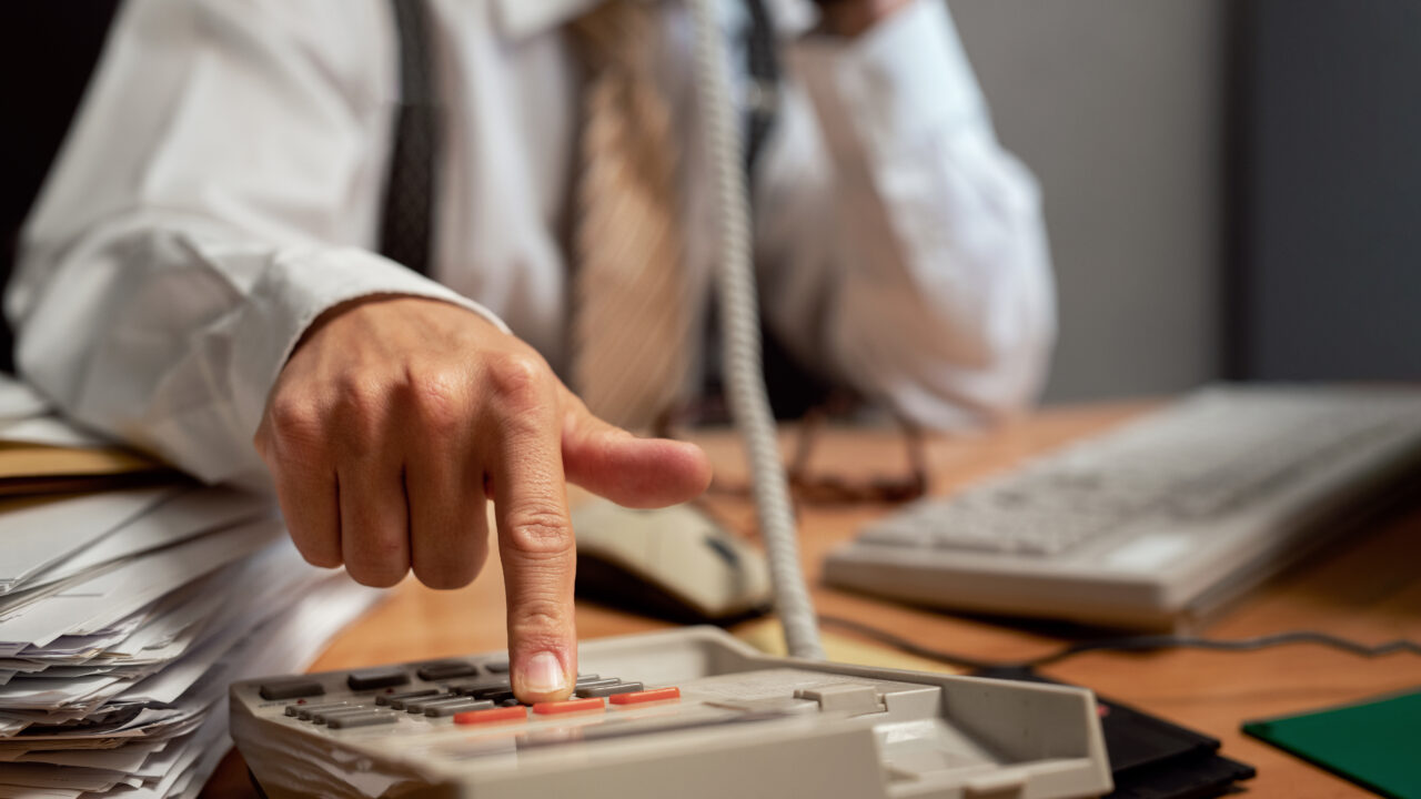 Qual o melhor Horário de Cobrança? Saiba o que a lei permite