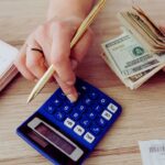 Devo cobrar antes ou depois do pagamento do 13º? Estratégias que funcionam