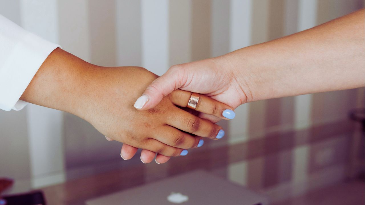 Alinhando sua política de cobrança com a experiência do cliente