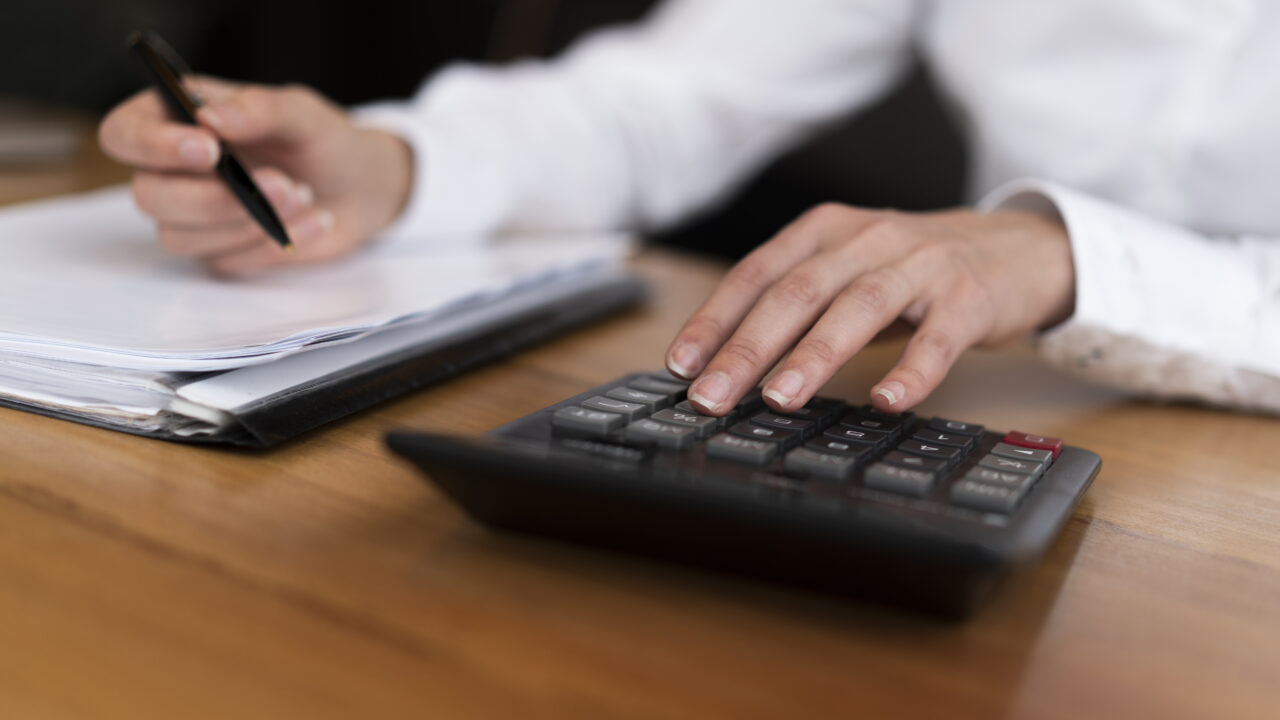 O Impacto da Cobrança no Fluxo de Caixa: Como Manter a Estabilidade Financeira da Sua Empresa