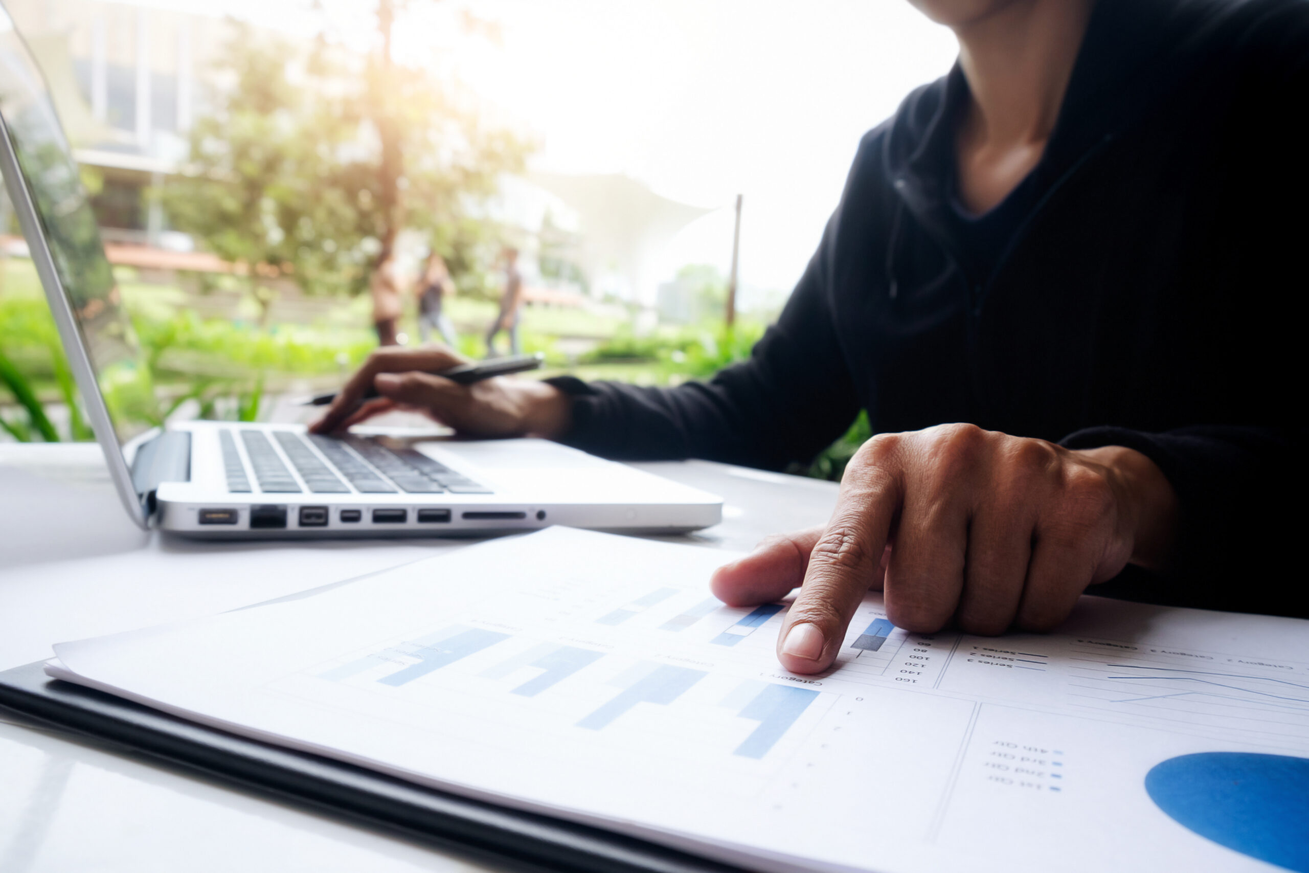 Como Usar Benchmarking para Melhorar Processos de Cobrança