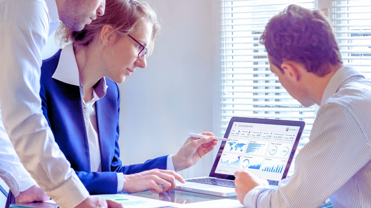 Guia 2026: Como Escolher um Sistema de Cobrança que Reduz Inadimplência e Protege seu Caixa