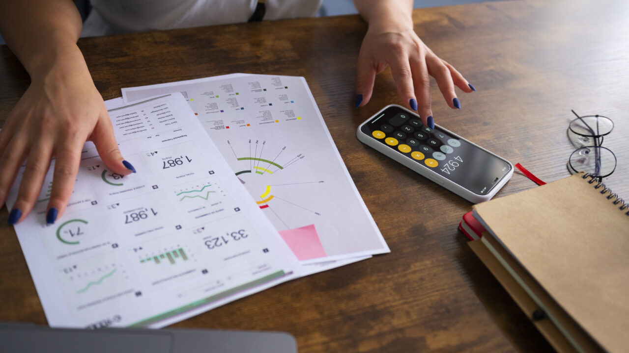 Score de Crédito Empresarial: Como o Histórico de Pagamento Define Seu Rating e Como Criar um Score Proprietário com IA